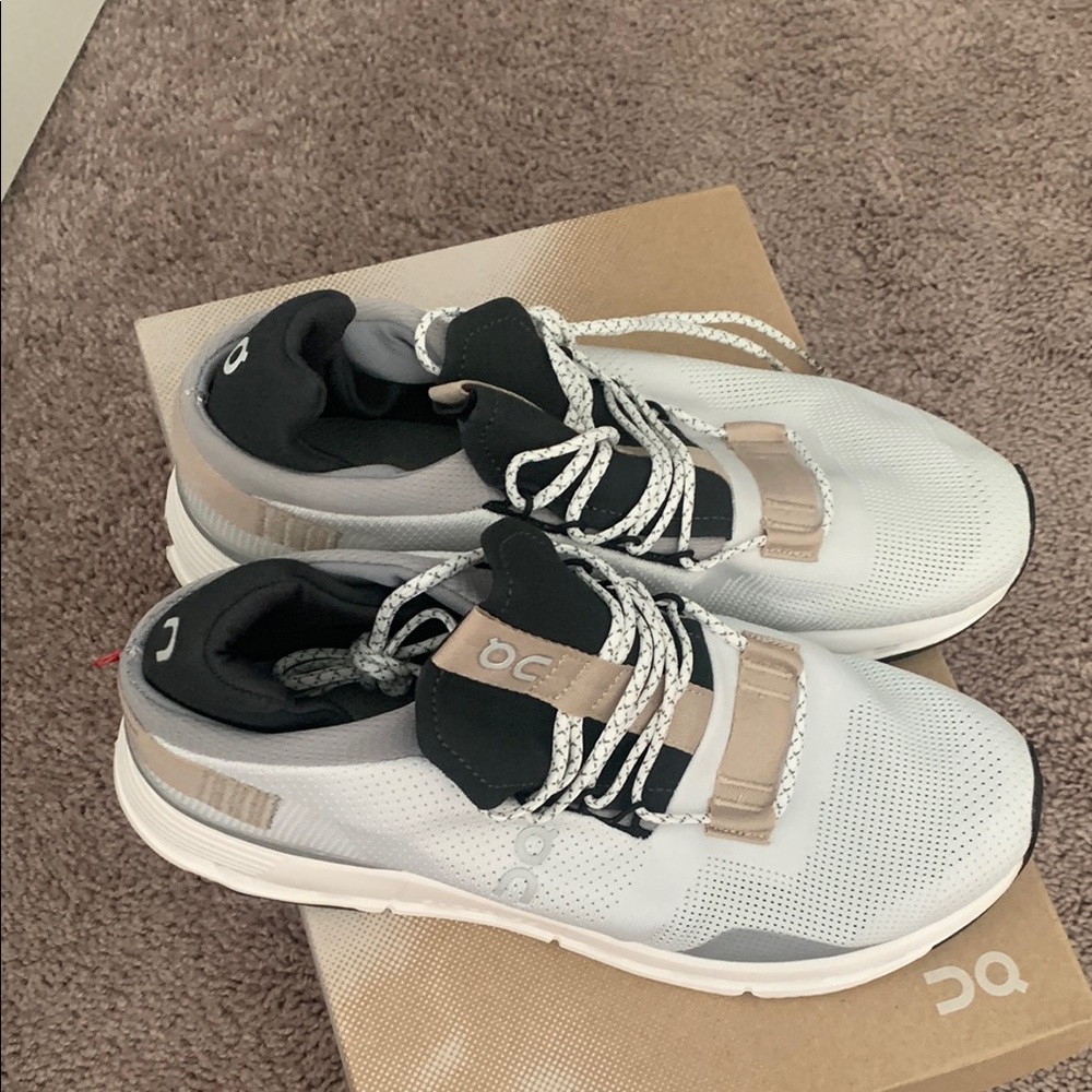 On Running Men's White and Gray Sneakers - Picture 3 of 4